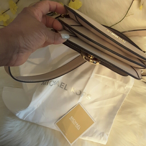 Michael kors genuine leather Lillie md saddle MSG - Picture 6 of 8